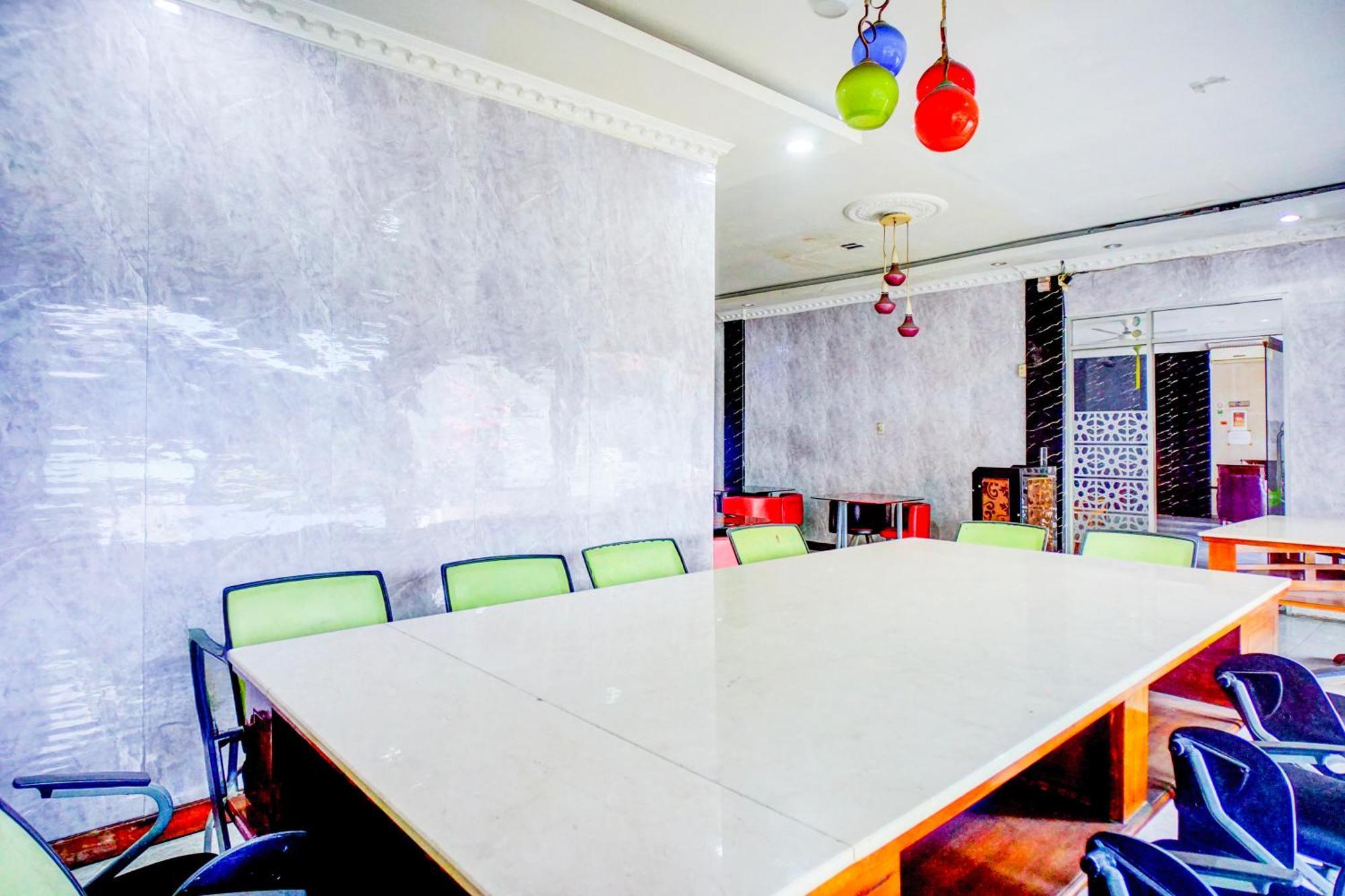 Hotel O Asyaffirah Near Masjid Raya Al Mashun Sm Raja Medan Ngoại thất bức ảnh